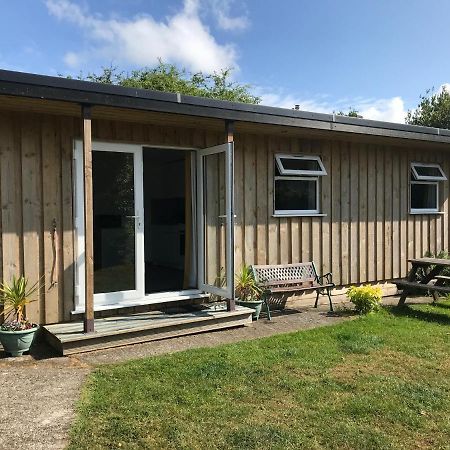 בודמין Kingfisher Glamping Cabin מראה חיצוני תמונה